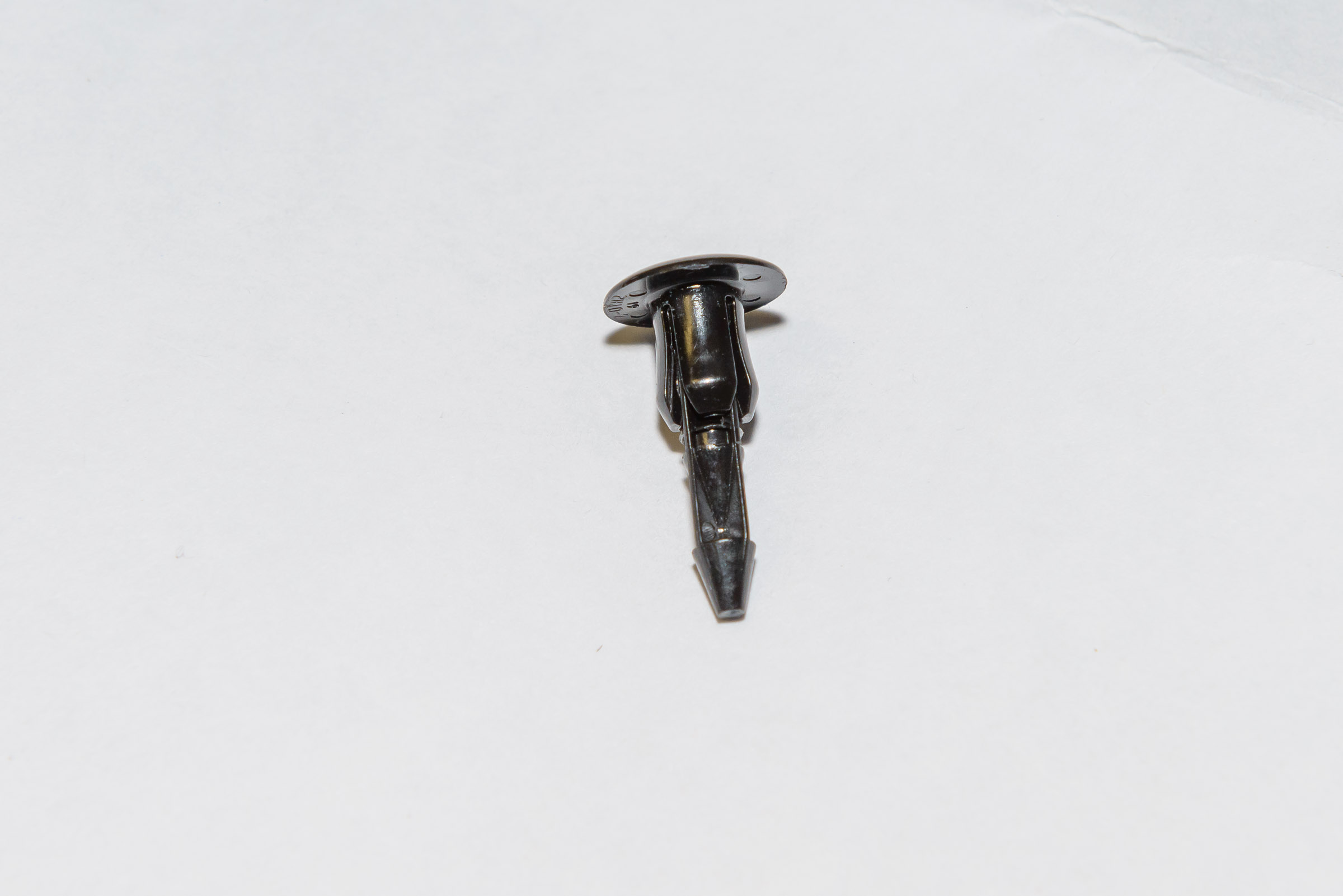 This is the plastic rivet. All the rivits are the same size.