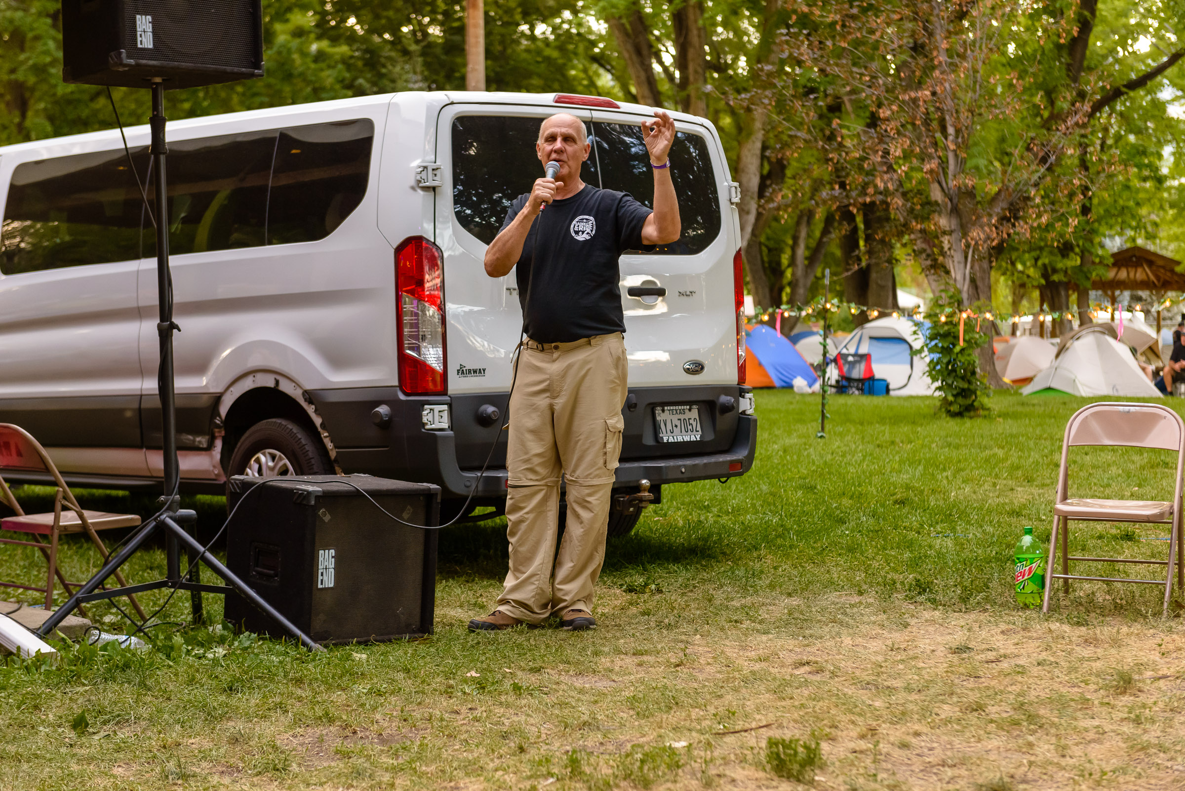 Carl Thomte announcing The Ally Venable Band.